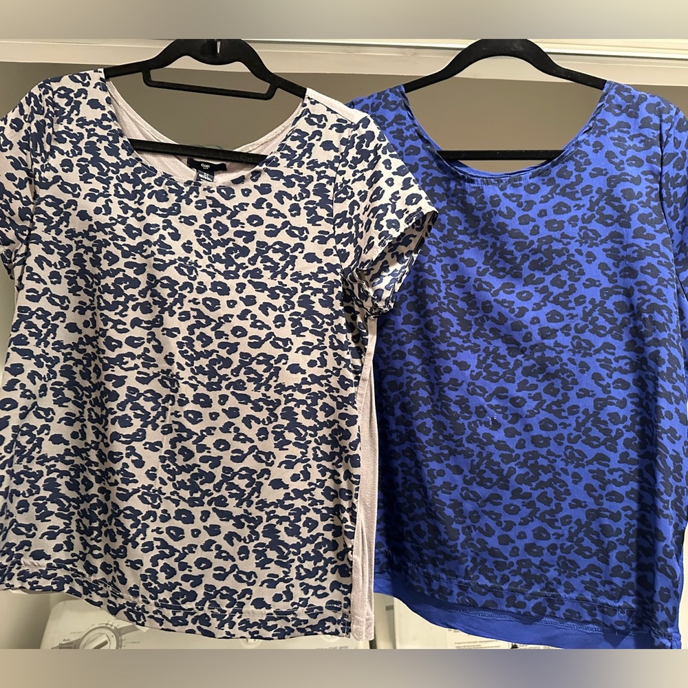 Bundle‎ of 2 Leopard Print Gap Shirts